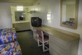 Rodeway Hotel 2*